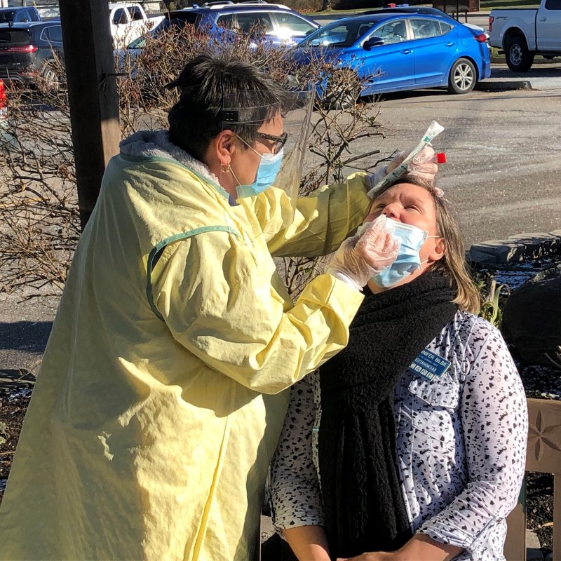 Photo of Extendicare Long-Term Care Staff Testing Program continues to protect Ontario’s residents