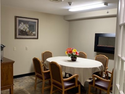 Private Family Dining/Meeting Room