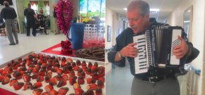 Residents at Extendicare Kingston enjoyed Valentines’ treats and music by Murray McNeely
